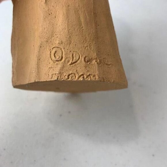 Dave Grossman Clay Girl with Rabbit - Picture 5 of 5